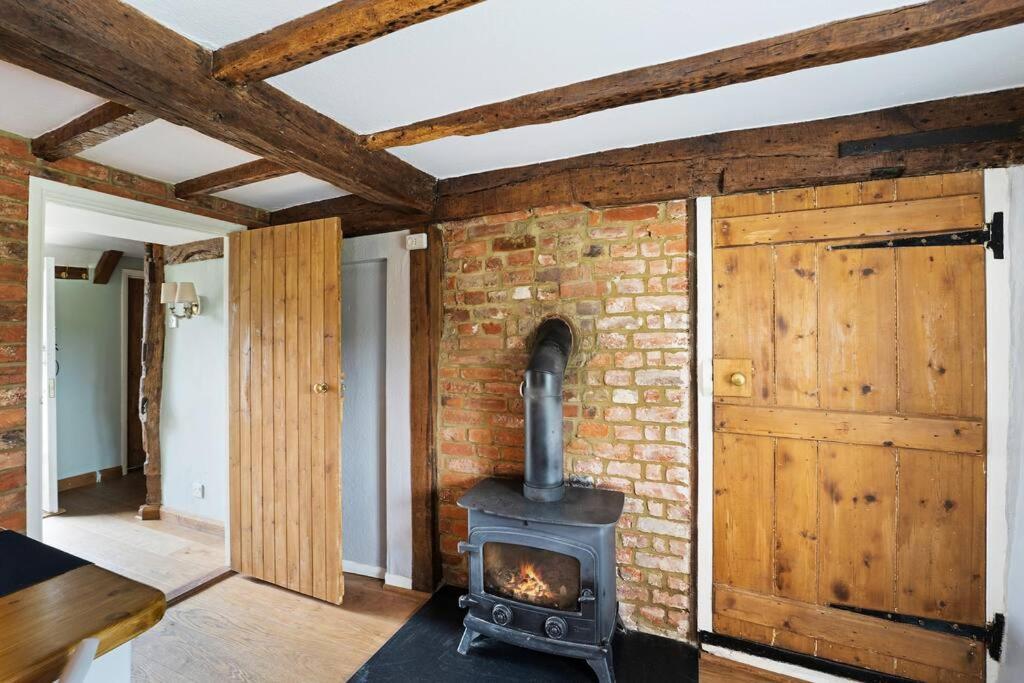 Villa Local Walks Pub Gardens Pet Friendly Landscaped Gardens And Free Private Parking Doddington  Exterior foto