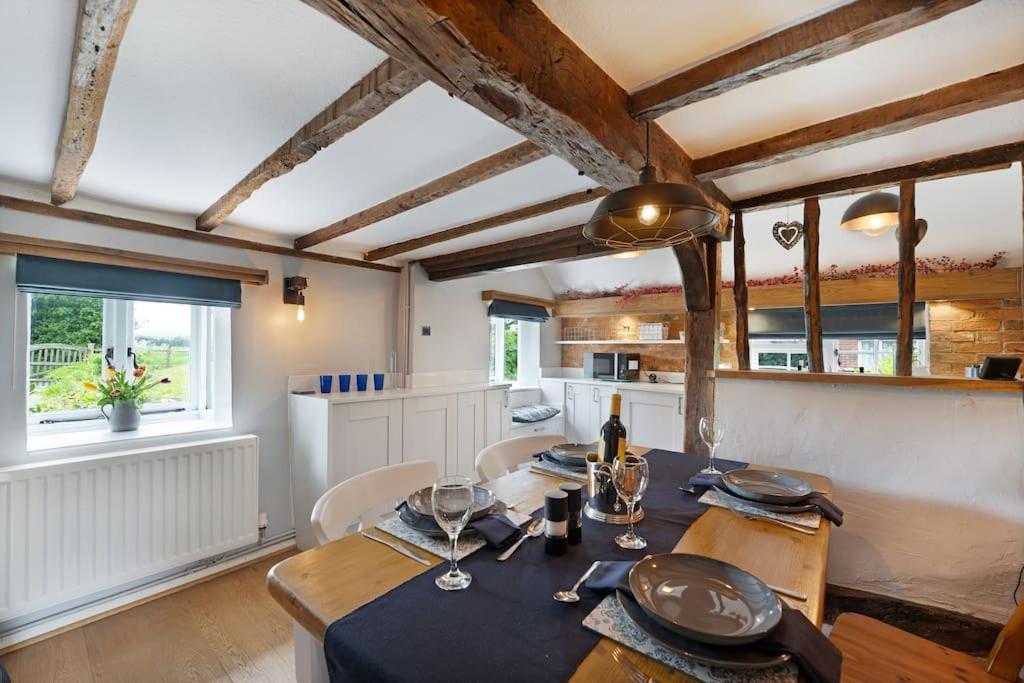 Villa Local Walks Pub Gardens Pet Friendly Landscaped Gardens And Free Private Parking Doddington  Exterior foto